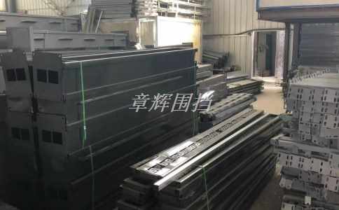金屬圍擋安裝費(fèi)多少錢一米？