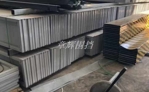 金屬圍擋的數(shù)量和長度與工程規(guī)模有關(guān)嗎？