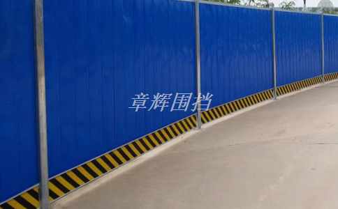金屬圍擋周圍環(huán)境的臟污程度如何影響其清洗難度？(分析金屬圍擋的周圍環(huán)境與清洗難度的關(guān)系)
