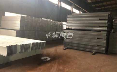 金屬圍擋的優(yōu)點是什么? 金屬圍擋的優(yōu)點是什么?